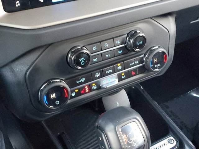 Used 2025 Ford Bronco Outer Banks image 25