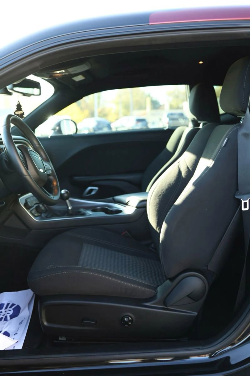 Used 2016 Dodge Challenger R/T w/ Blacktop Package image 17