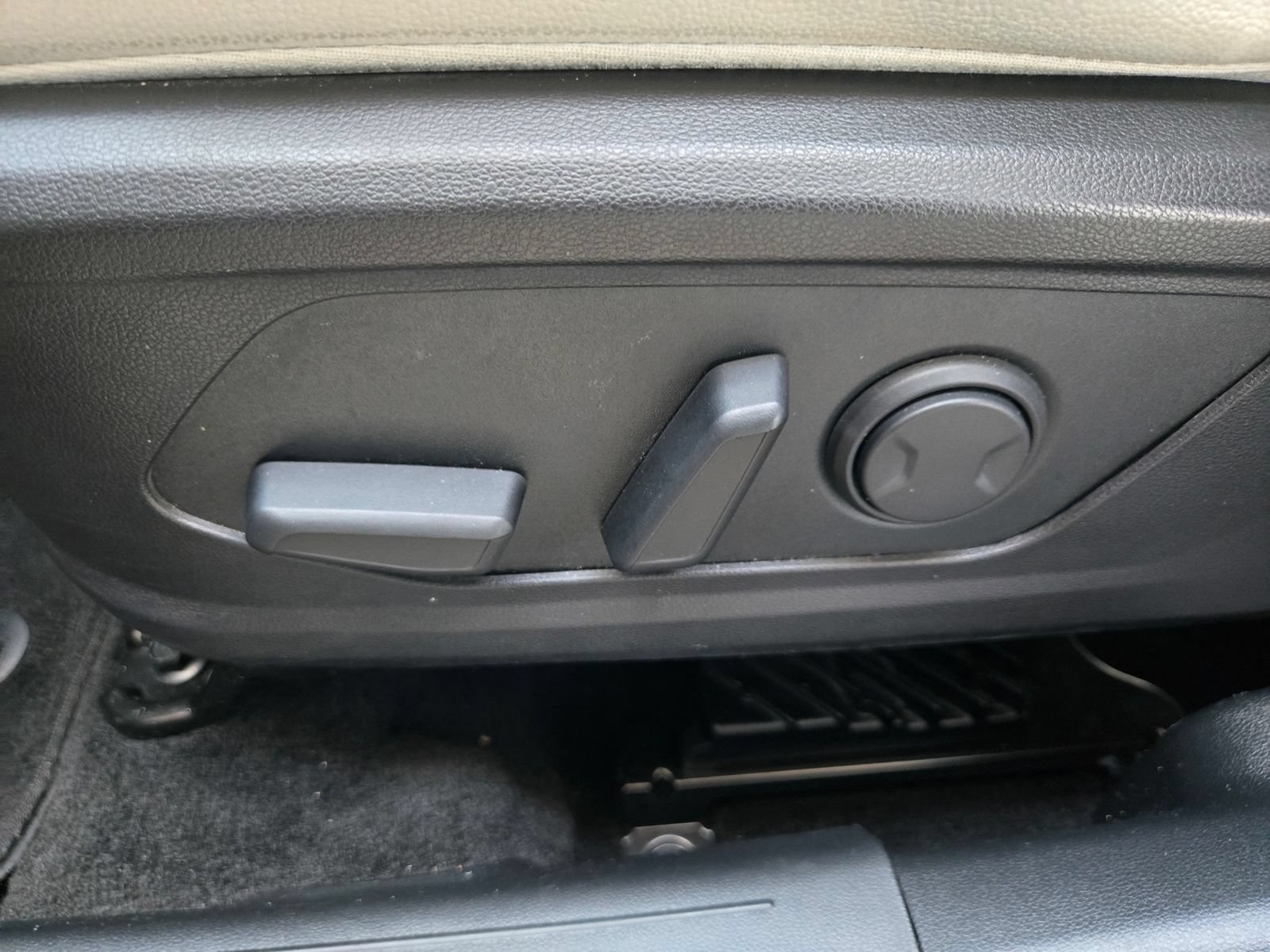 Used 2022 Hyundai Tucson SEL w/ Convenience + Premium Package FWD image 25