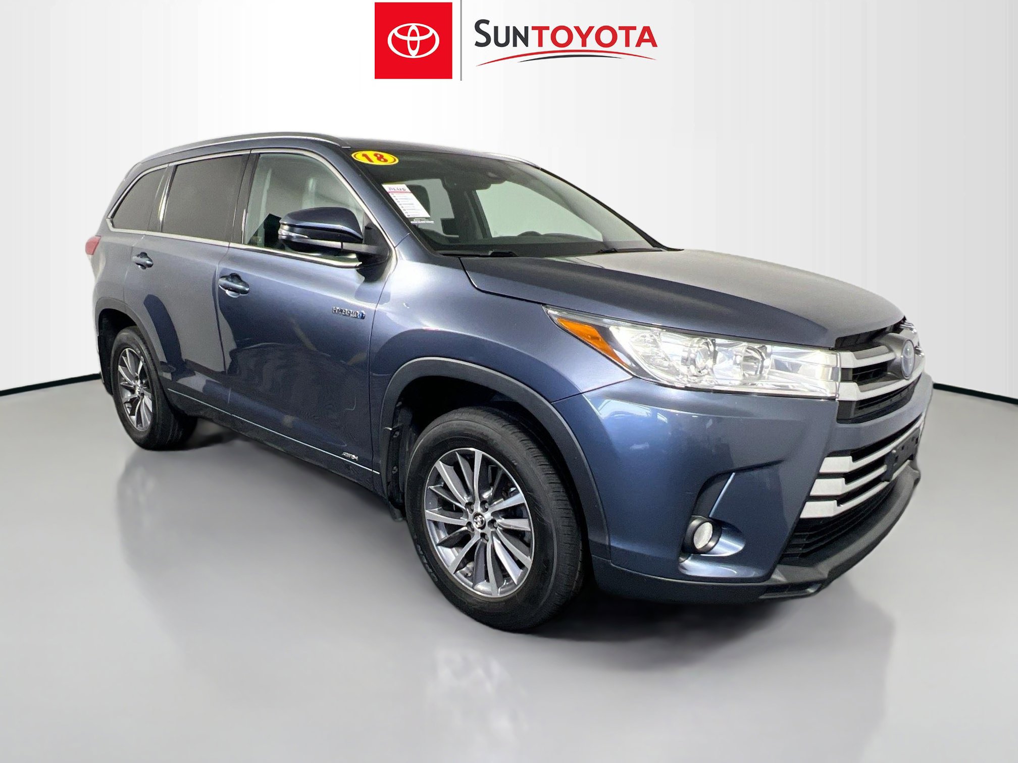 Used 2018 Toyota Highlander XLE AWD/4WD image 1