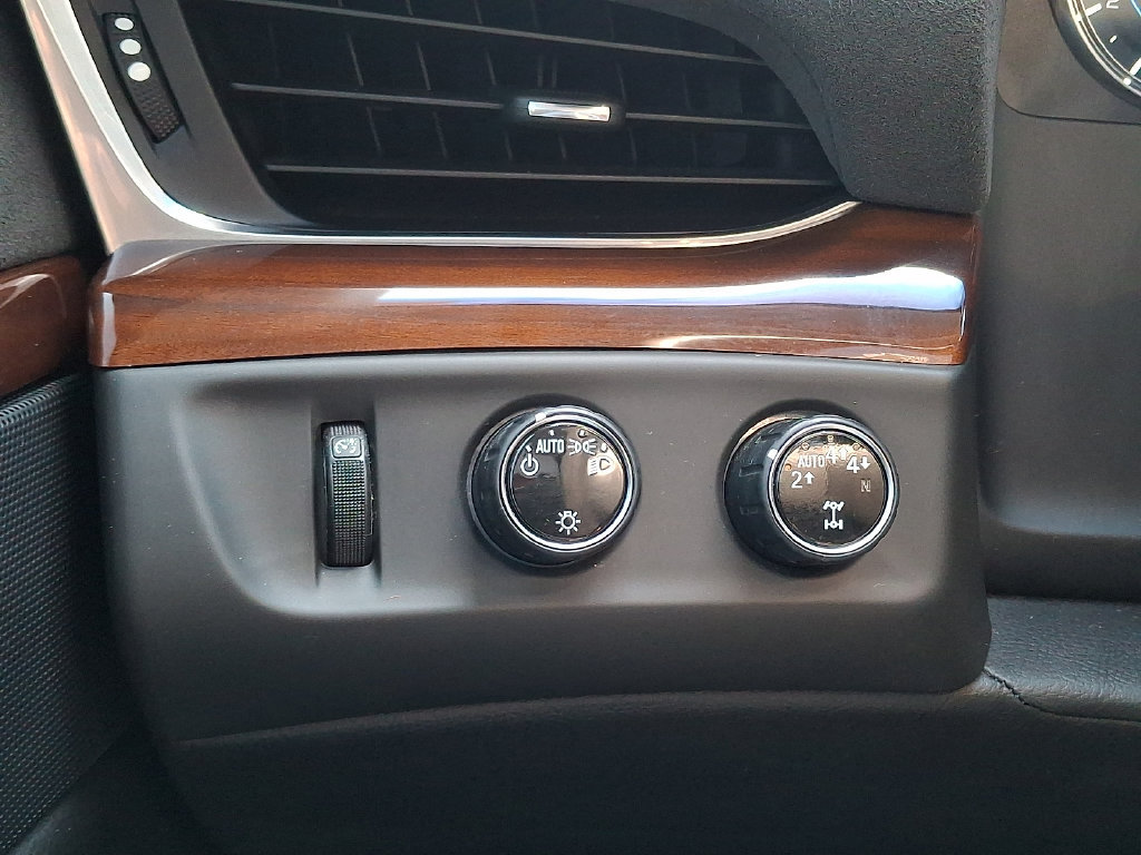 Used 2020 Cadillac Escalade Luxury AWD/4WD image 28