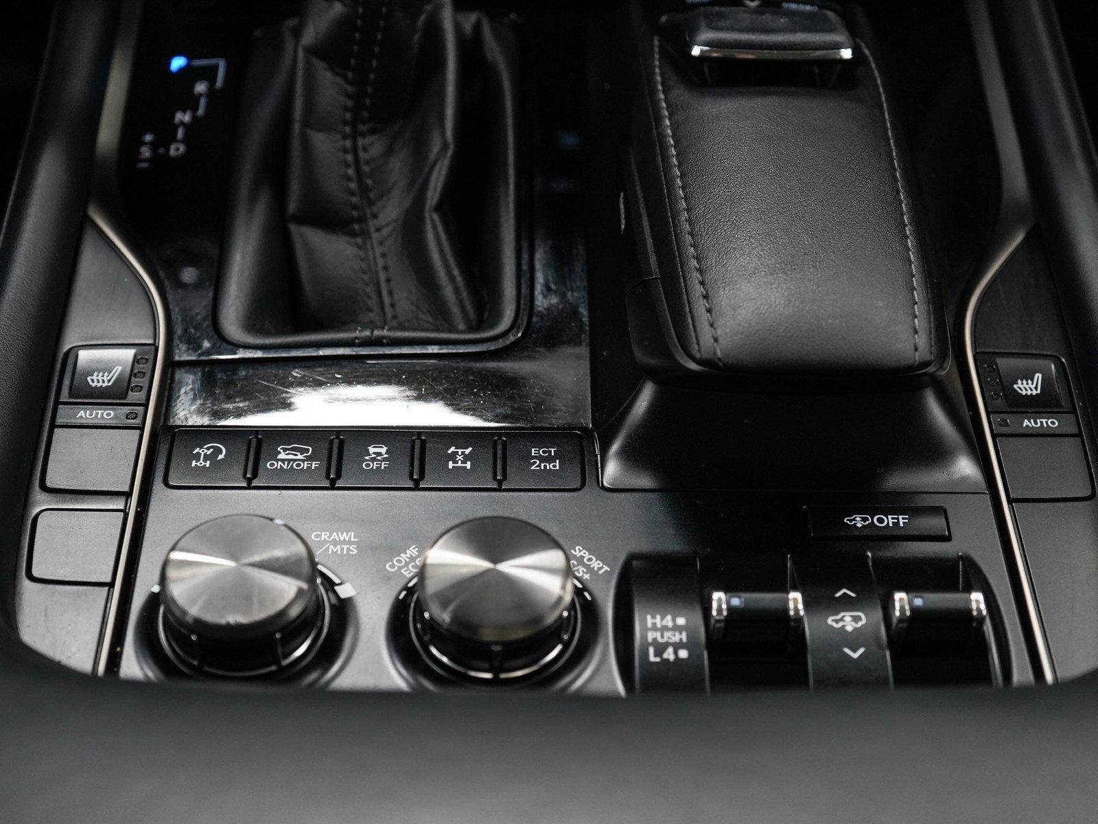 Used 2018 Lexus LX 570 4WD image 24
