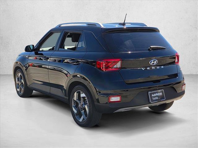 Used 2024 Hyundai Venue SEL FWD image 7