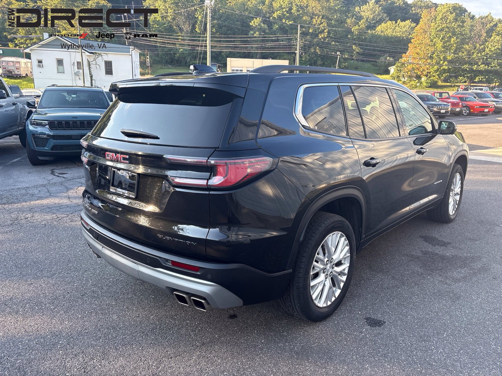 Used 2024 GMC Acadia Elevation AWD/4WD image 6