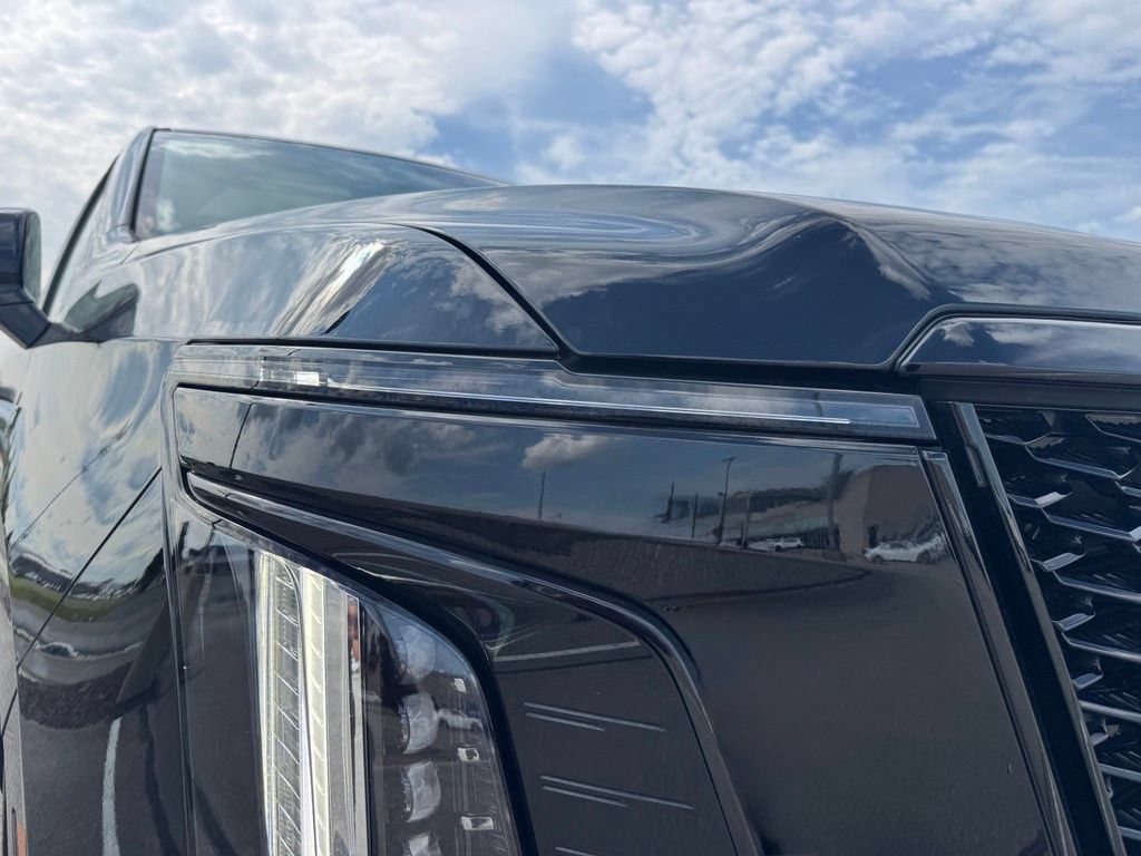 Certified 2025 Cadillac Escalade Sport Platinum w/ LPO, ONYX Package AWD/4WD image 9