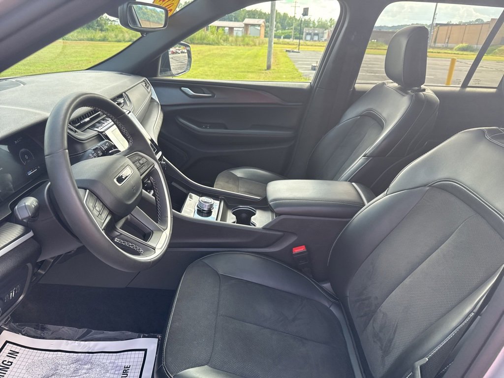 Used 2024 Jeep Grand Cherokee Altitude image 13