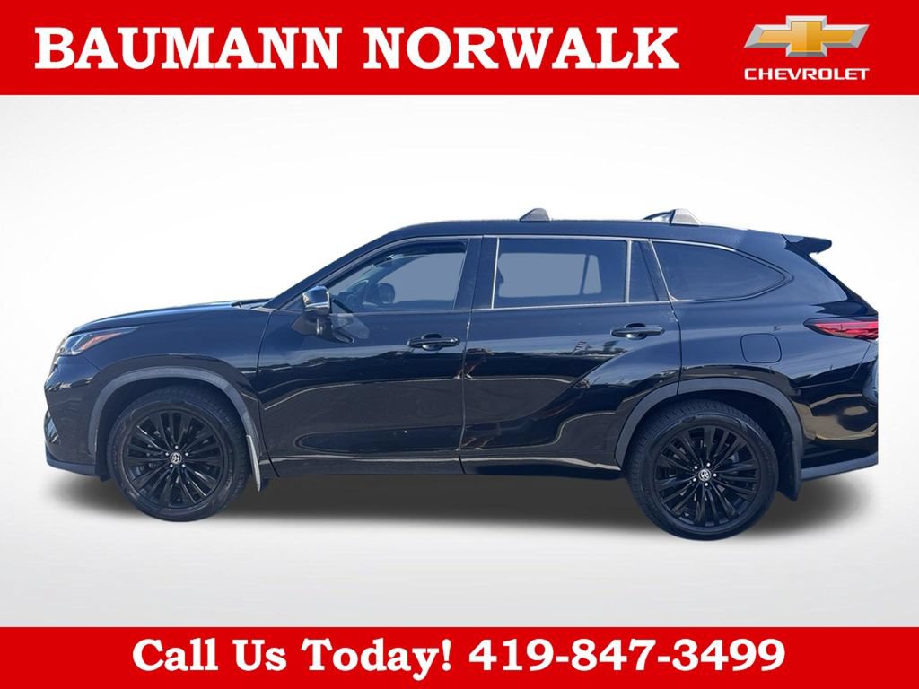 Used 2021 Toyota Highlander Platinum AWD/4WD image 2