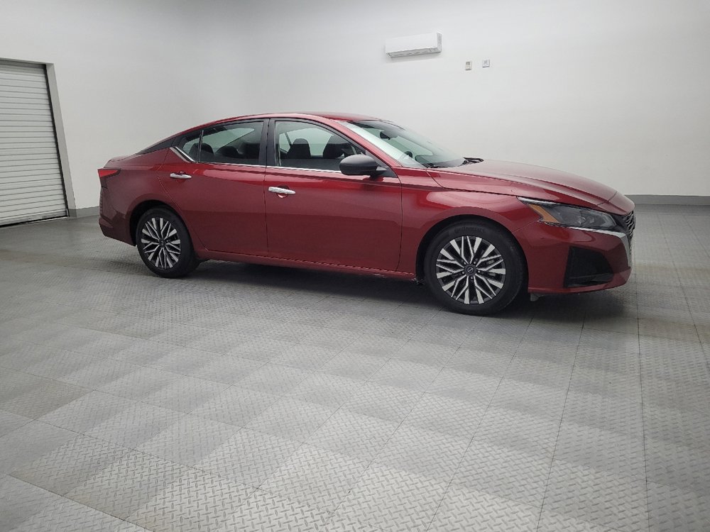 Used 2024 Nissan Altima 2.5 SV image 11