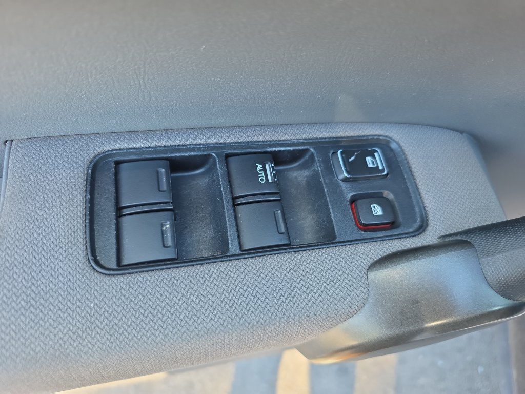 Used 2011 Honda CR-V SE image 18