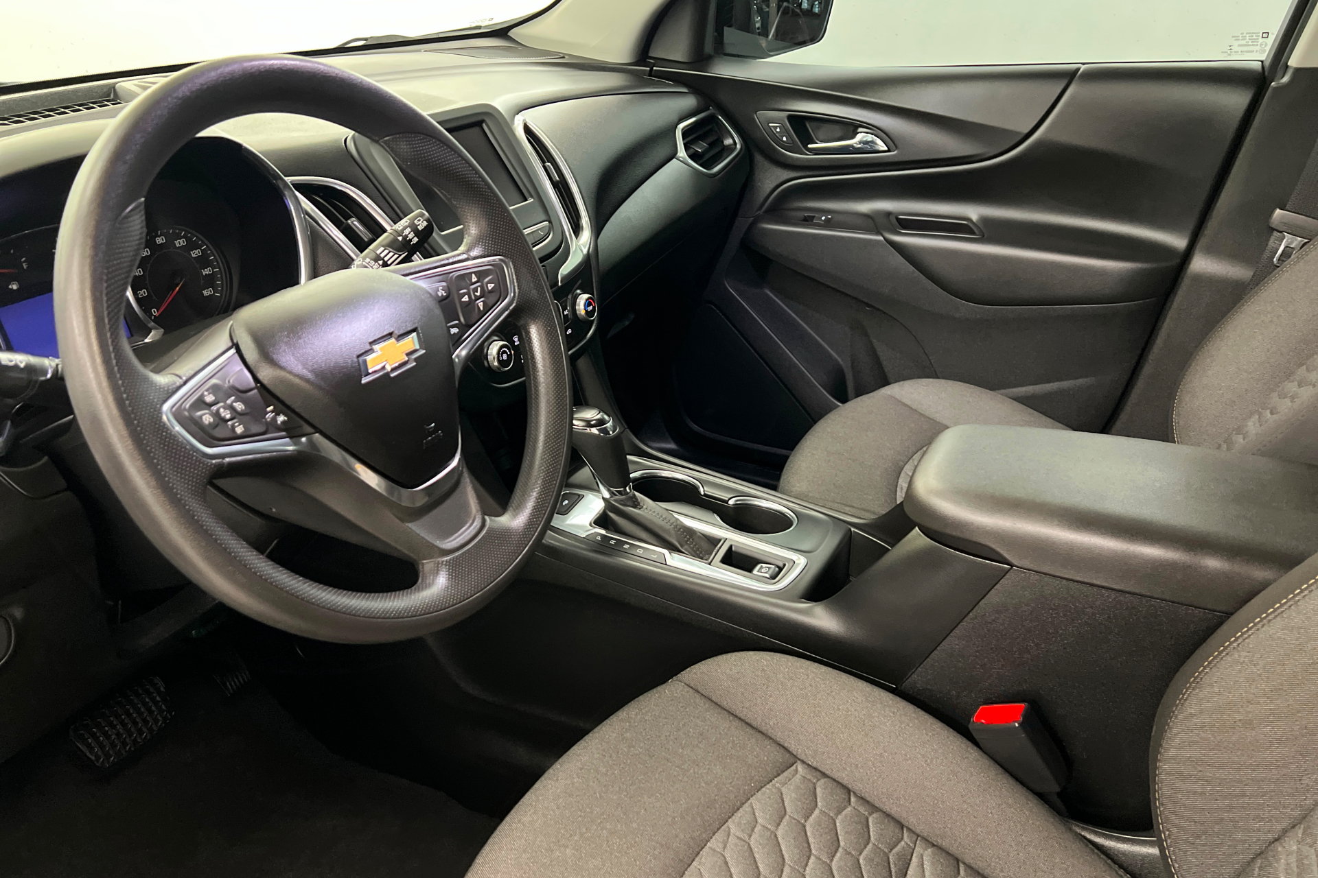 Used 2020 Chevrolet Equinox LT FWD image 16