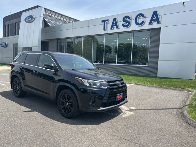 Used 2019 Toyota Highlander SE