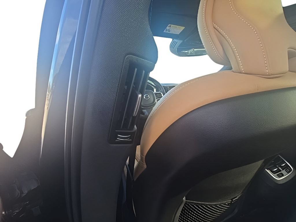 Used 2019 Volvo XC60 T5 Inscription w/ Protection Package Premier AWD/4WD image 21