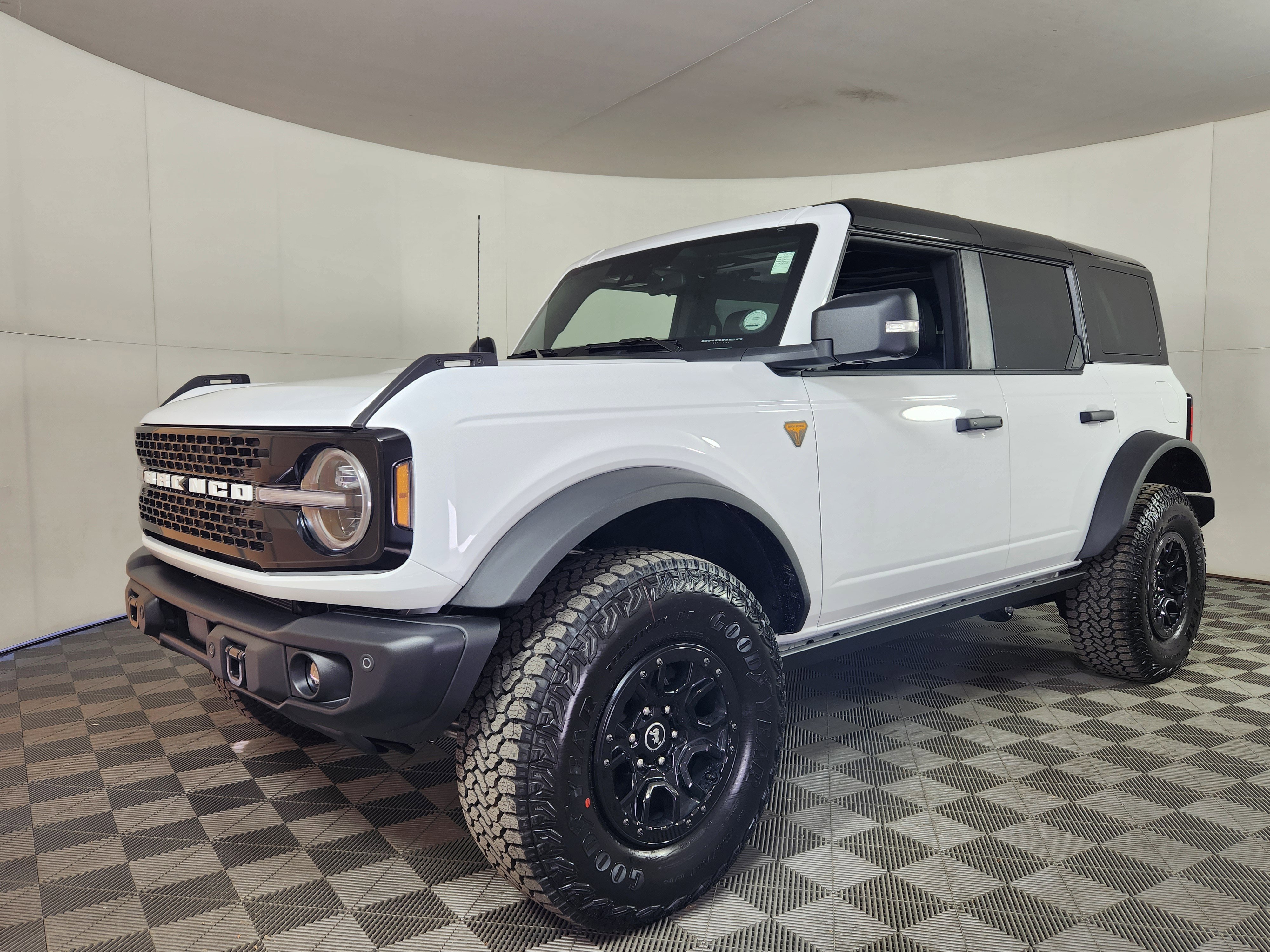 New 2025 Ford Bronco Badlands video 3