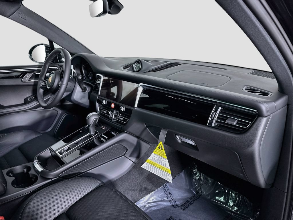 New 2026 Porsche Macan AWD/4WD image 31