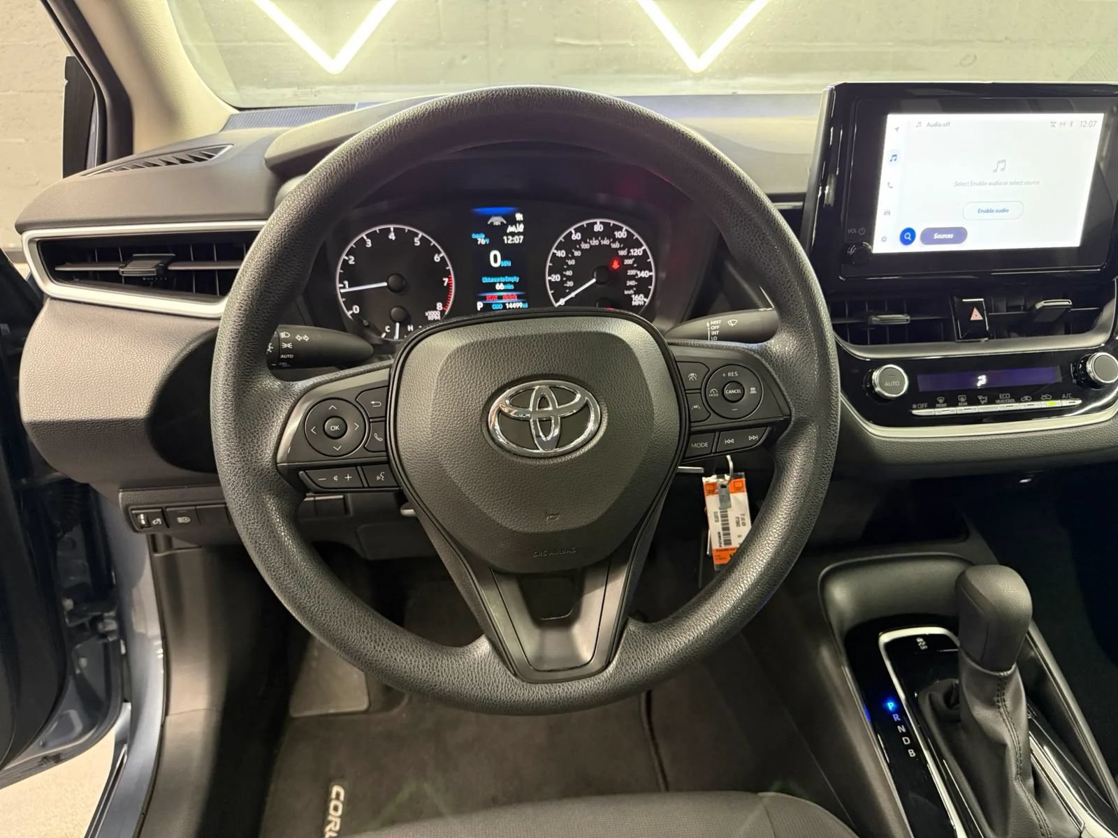 Used 2023 Toyota Corolla LE FWD image 28
