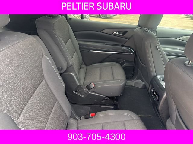 Used 2025 Chevrolet Traverse LT image 13
