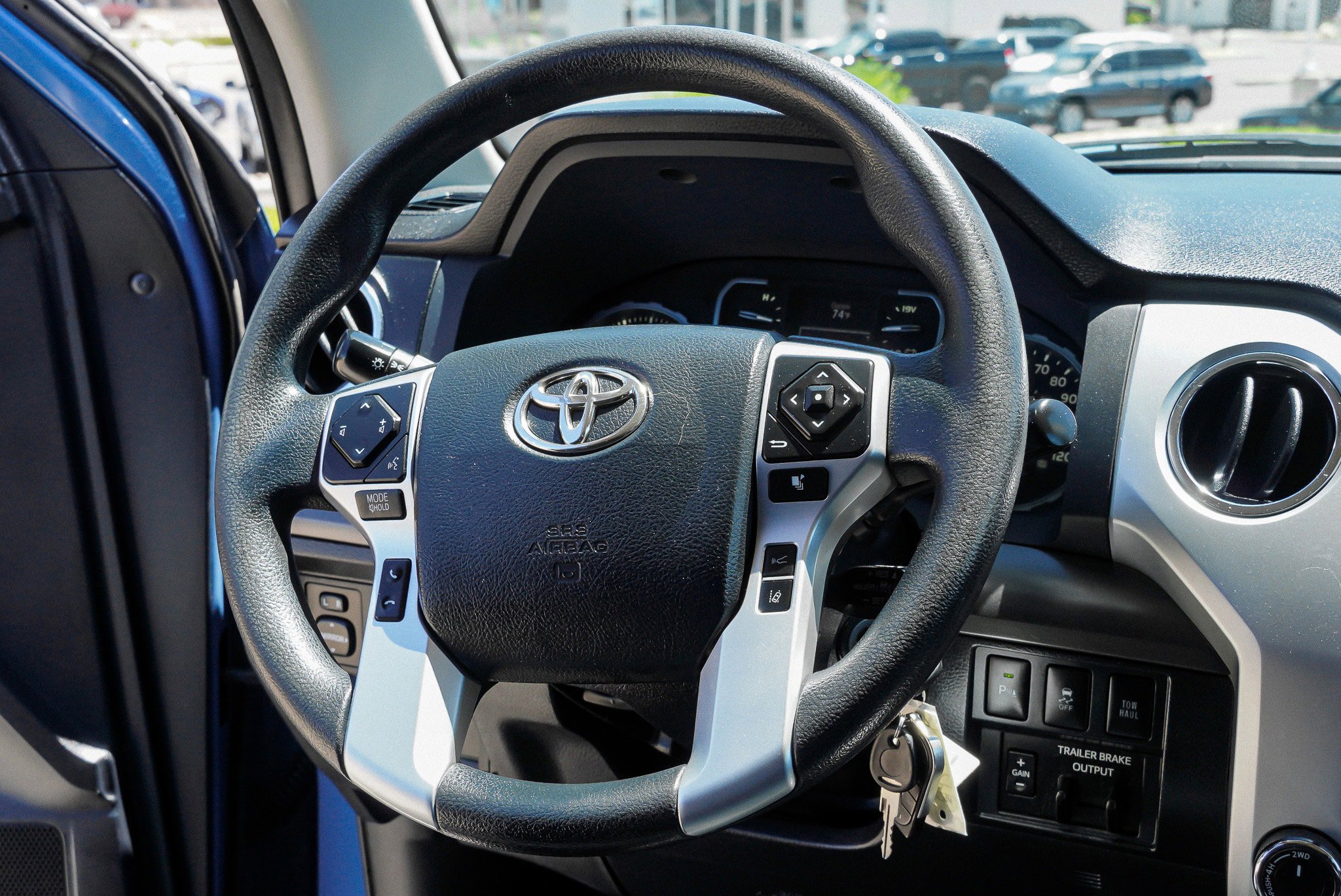 Certified 2018 Toyota Tundra SR5 w/ TRD Off Road Package AWD/4WD image 31