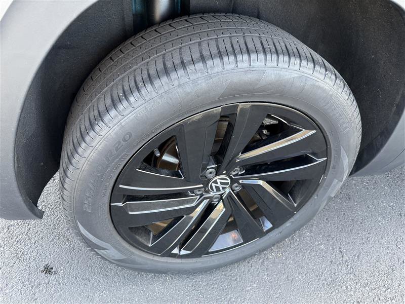 Used 2022 Volkswagen Atlas Cross Sport SE w/ Panoramic Sunroof Package image 15