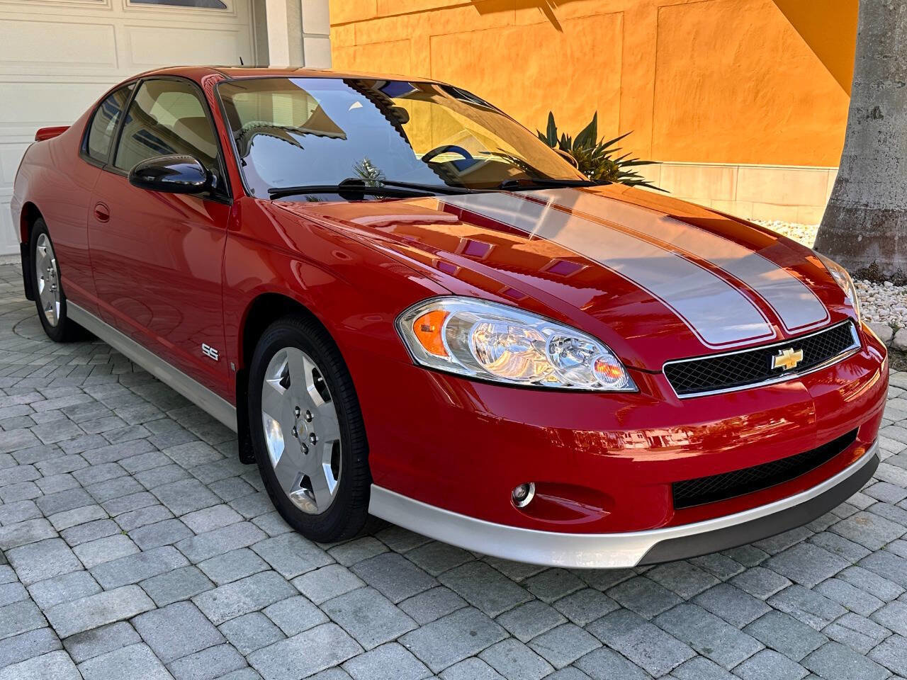 Used 2007 Chevrolet Monte Carlo SS w/ Silver Rally Stripe Package FWD image 33