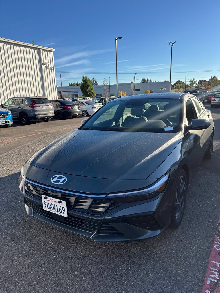 Used 2025 Hyundai Elantra Limited