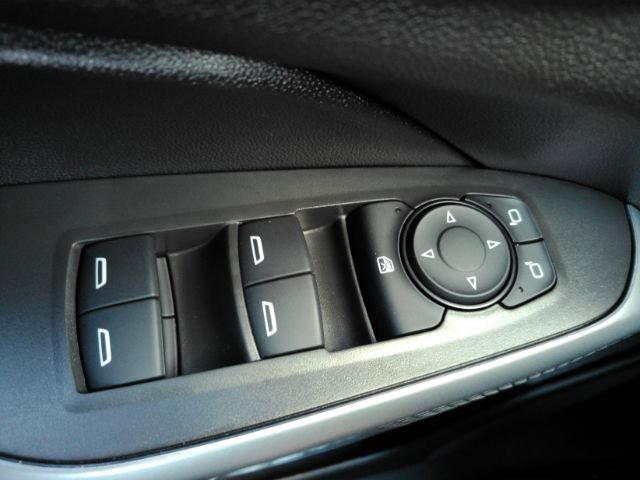 Used 2025 Chevrolet Trax LS w/ LS Convenience Package image 30