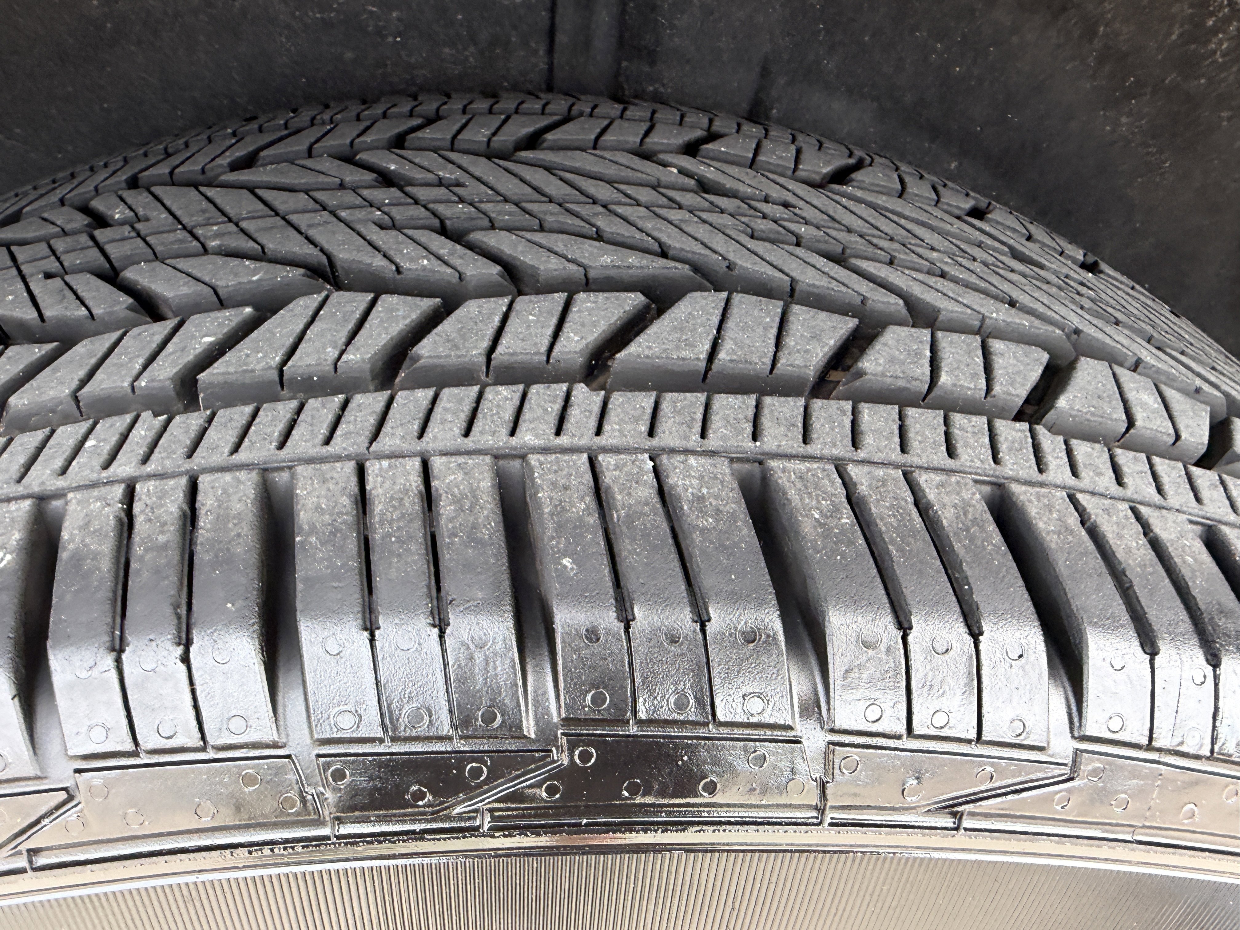 Used 2022 Buick Enclave Essence w/ Sport Touring Edition image 33