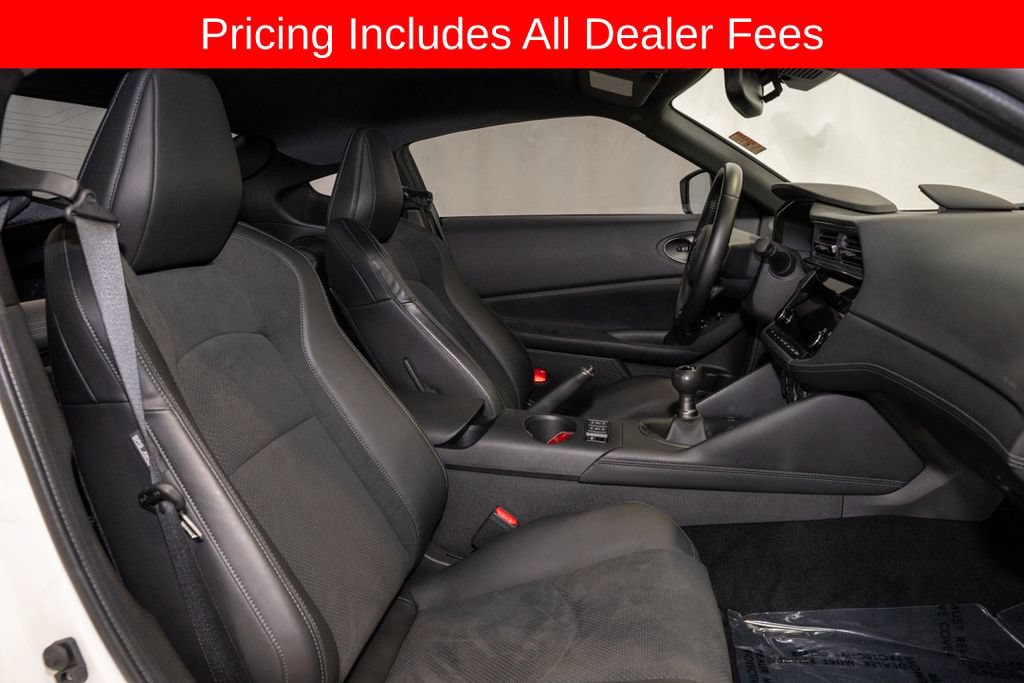 Used 2025 Nissan Z Performance w/ Floor Mat Package RWD image 10