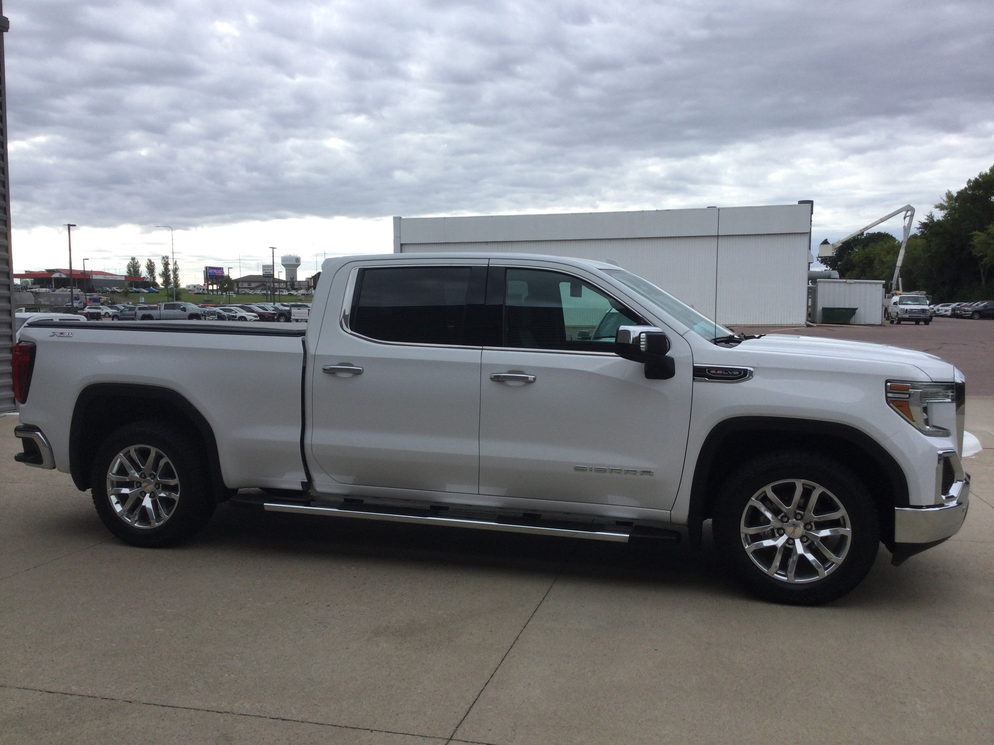 Used 2020 GMC Sierra 1500 SLT w/ SLT Convenience Package AWD/4WD image 3
