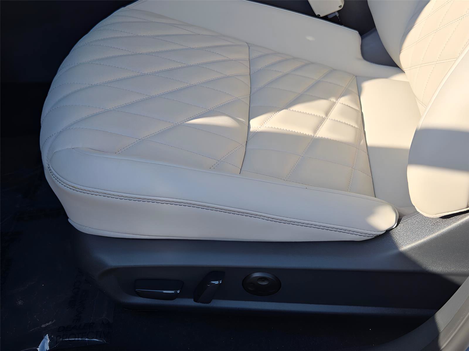 New 2026 Nissan Sentra SL w/ Floor Mat Package FWD image 9