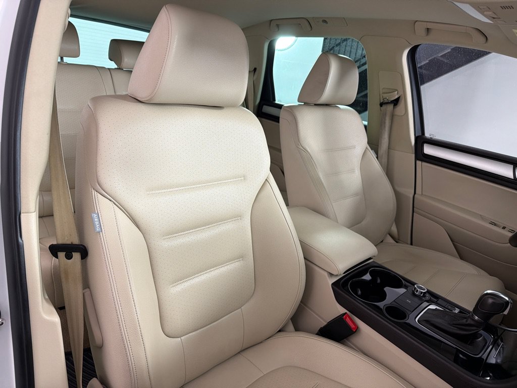 Used 2013 Volkswagen Touareg VR6 AWD/4WD image 25