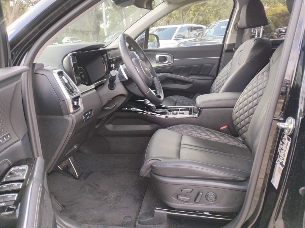 Used 2023 Kia Sorento SX image 3