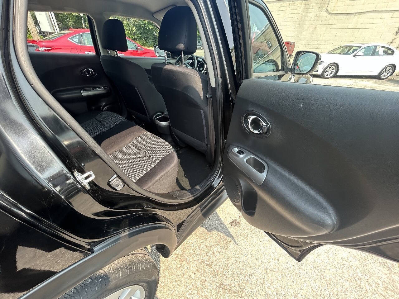 Used 2016 Nissan Juke S FWD image 8