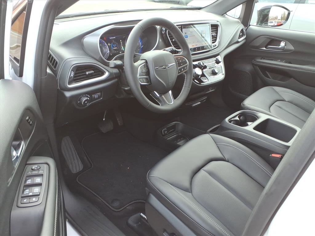 New 2026 Chrysler Pacifica Select image 15