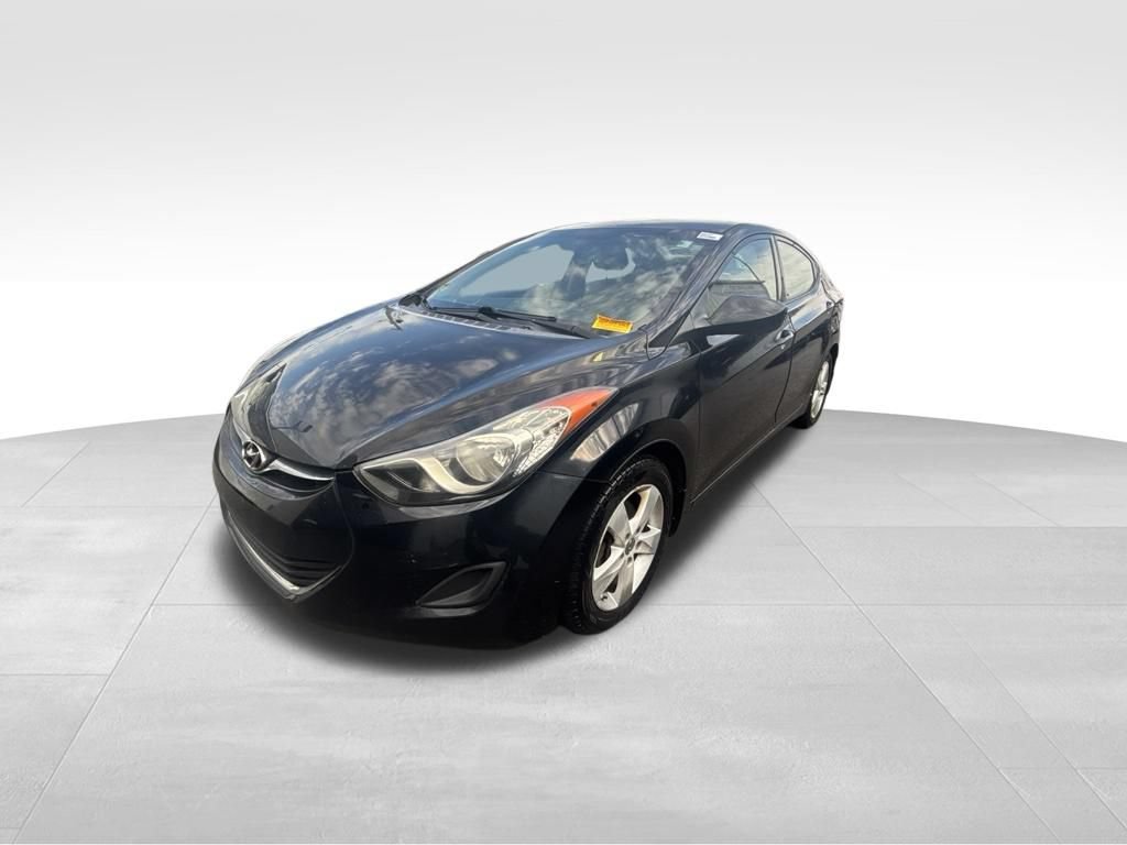 Used 2013 Hyundai Elantra GLS FWD image 2