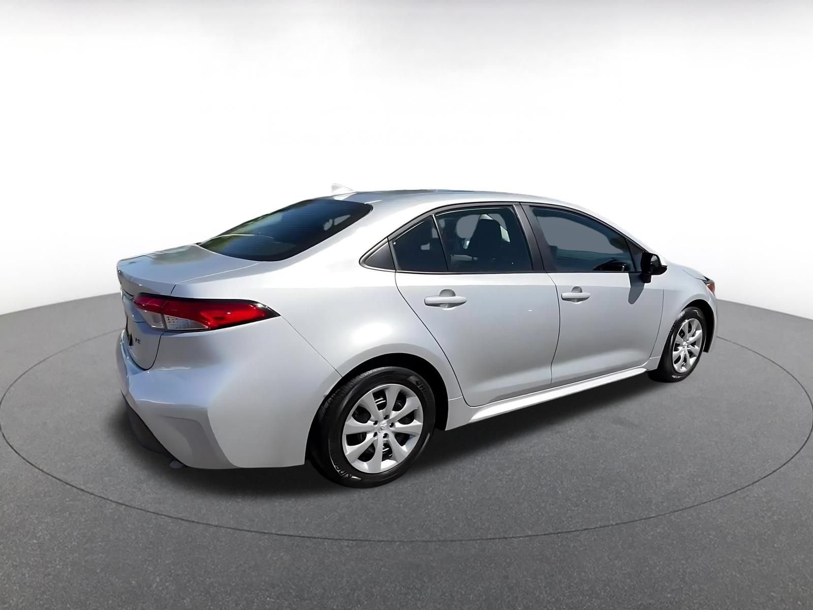Used 2025 Toyota Corolla LE FWD image 14