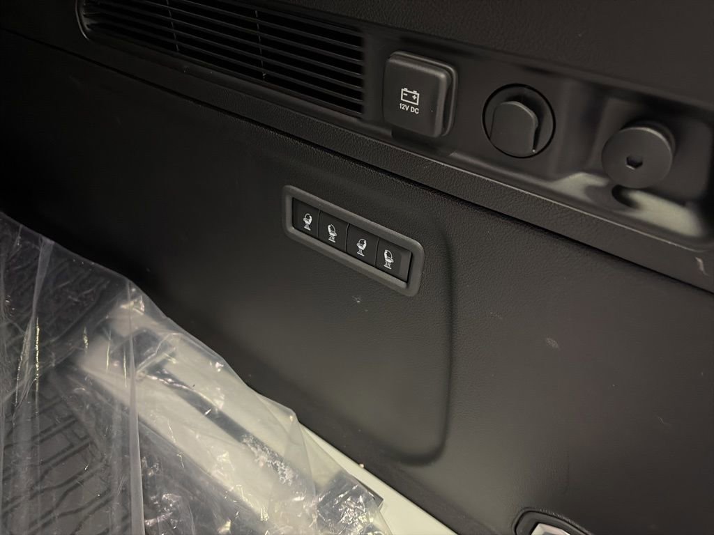 Used 2024 Jeep Wagoneer L 4WD w/ Premium Group I image 15