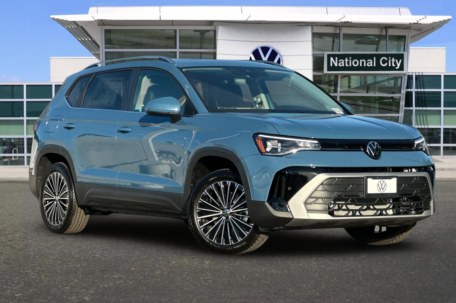 New 2026 Volkswagen Taos SE FWD image 2