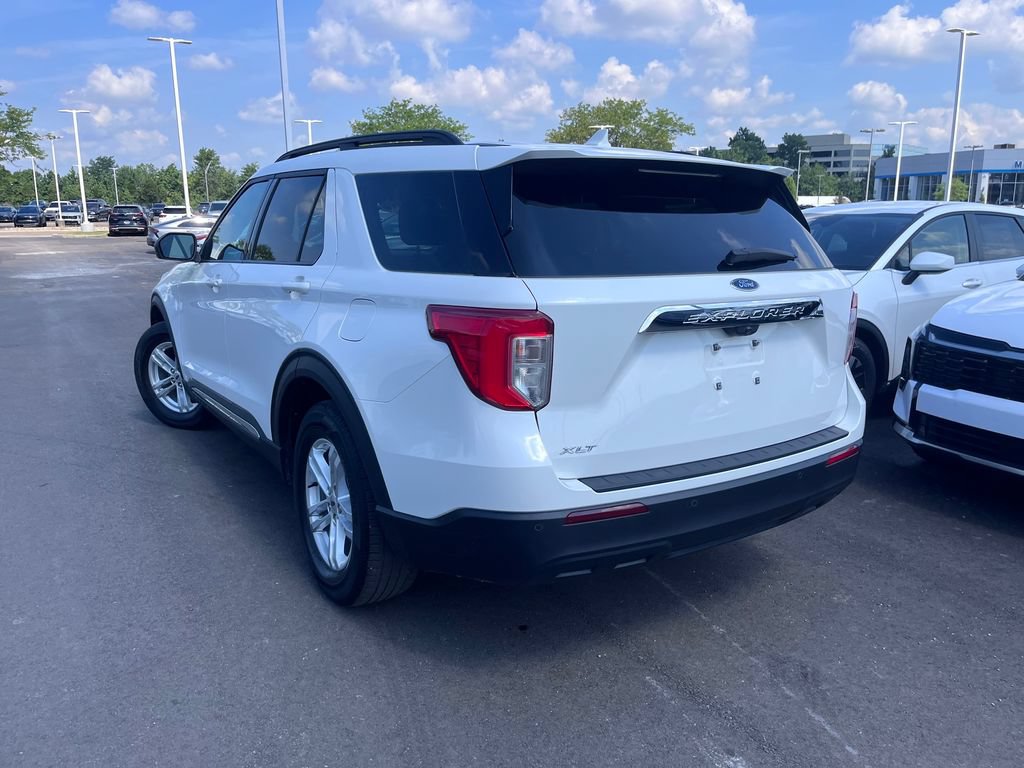 Used 2024 Ford Explorer XLT RWD image 5