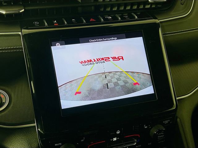 Used 2024 Jeep Grand Cherokee Altitude RWD image 18