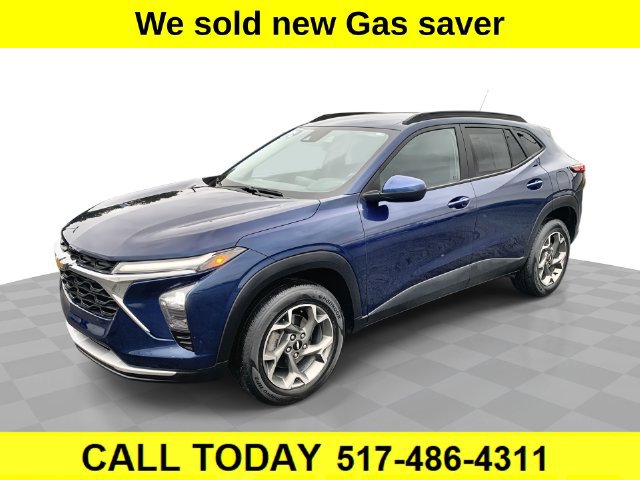 Used 2024 Chevrolet Trax LT w/ Driver Confidence Package FWD image 1
