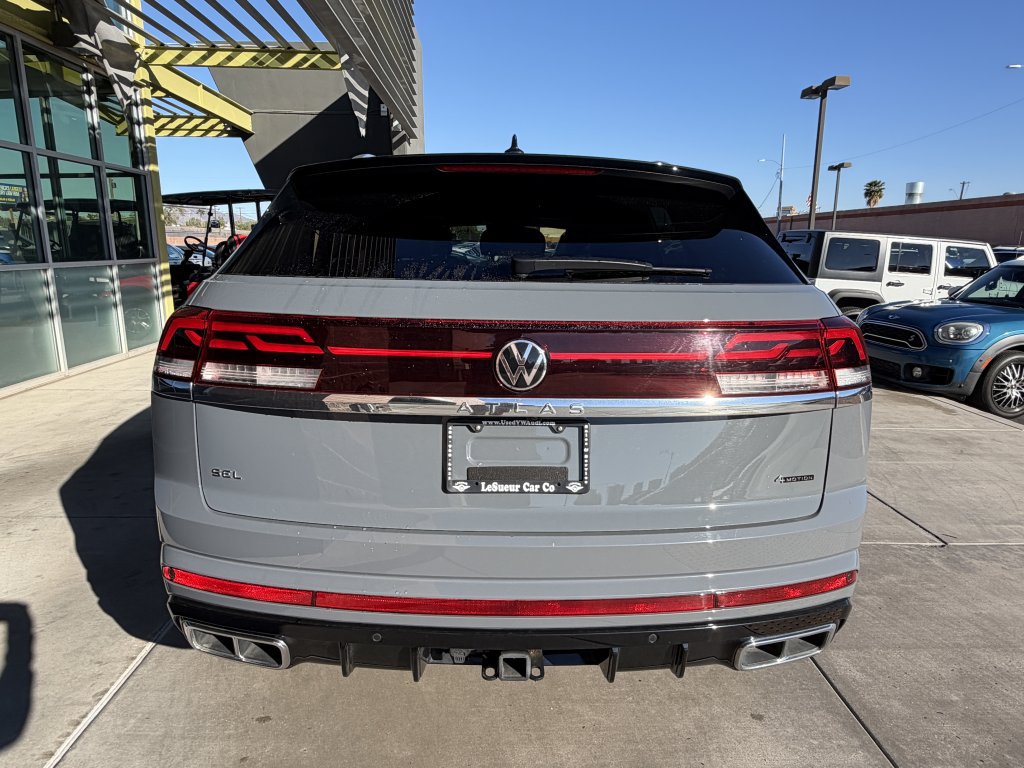 Used 2024 Volkswagen Atlas Cross Sport SEL R-Line w/ Adventure Package AWD/4WD image 13
