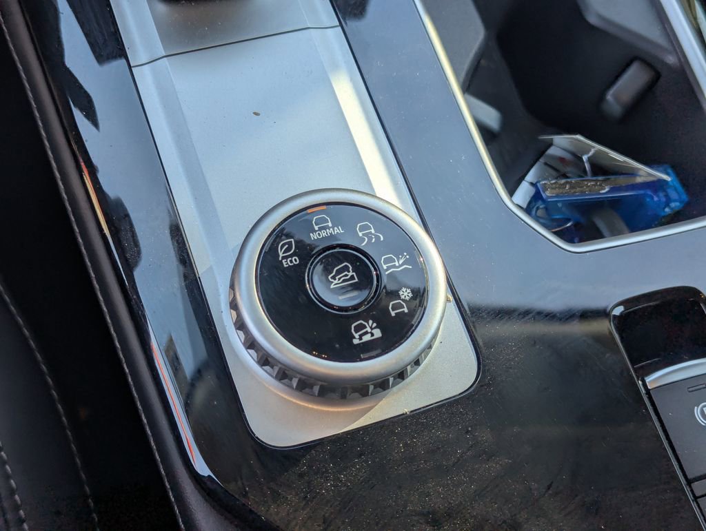 Used 2025 Mitsubishi Outlander SE image 17