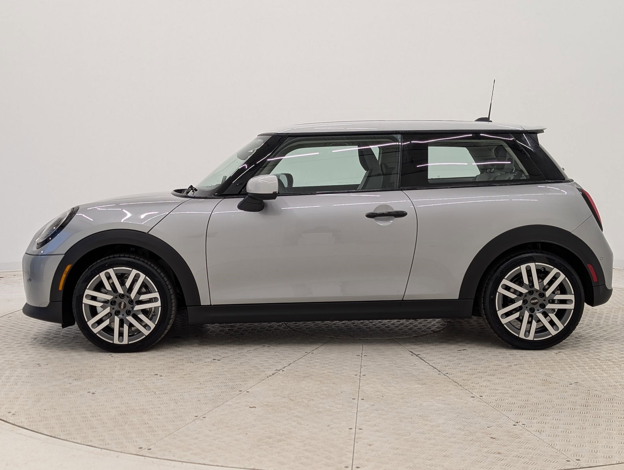 New 2026 MINI Cooper S image 2
