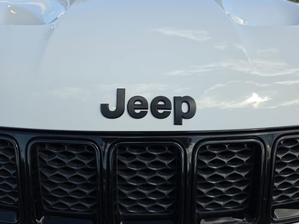 Used 2018 Jeep Grand Cherokee SRT image 36