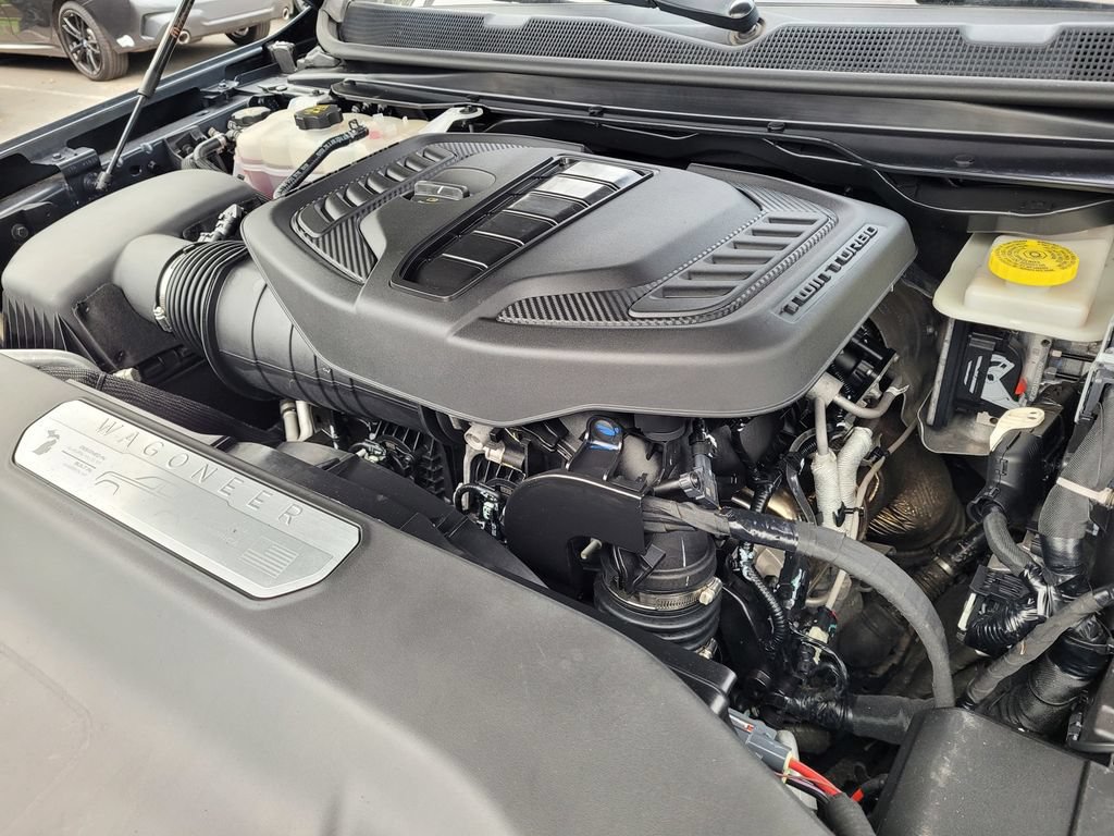 Used 2023 Jeep Wagoneer Series III w/ Preferred Equipment Group AWD/4WD image 13