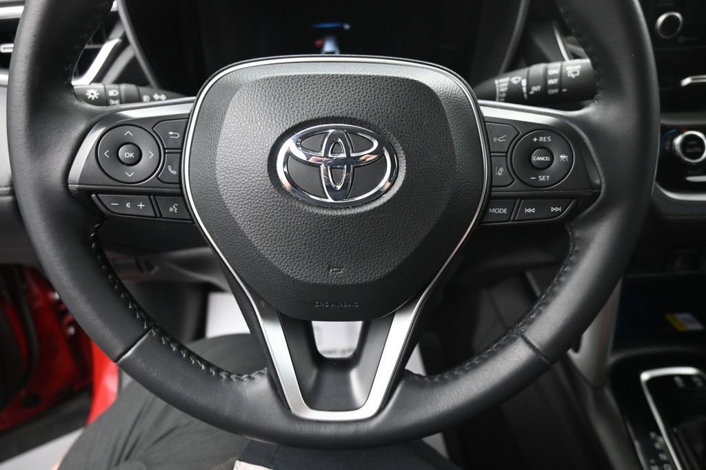 Used 2022 Toyota Corolla Cross XLE FWD image 16