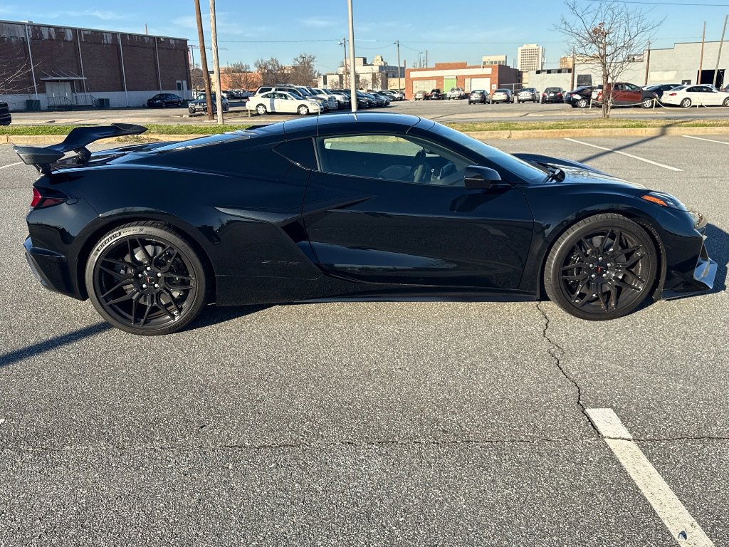 Used 2025 Chevrolet Corvette Z06 w/ Battery Protection Package image 7