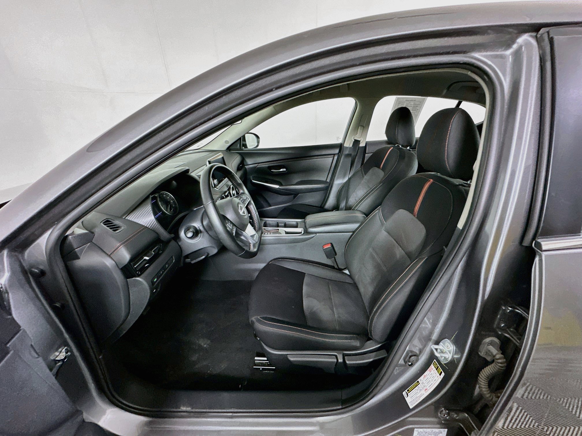 Used 2025 Nissan Sentra SR FWD image 13