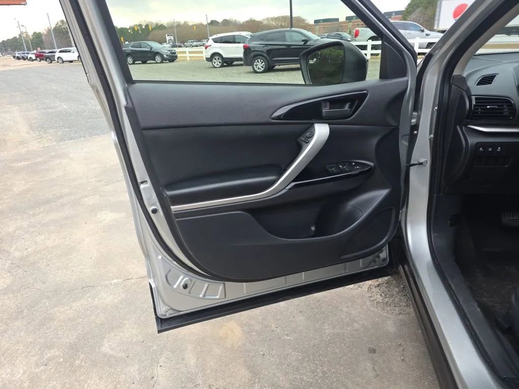 Used 2023 Mitsubishi Eclipse Cross LE AWD/4WD image 33