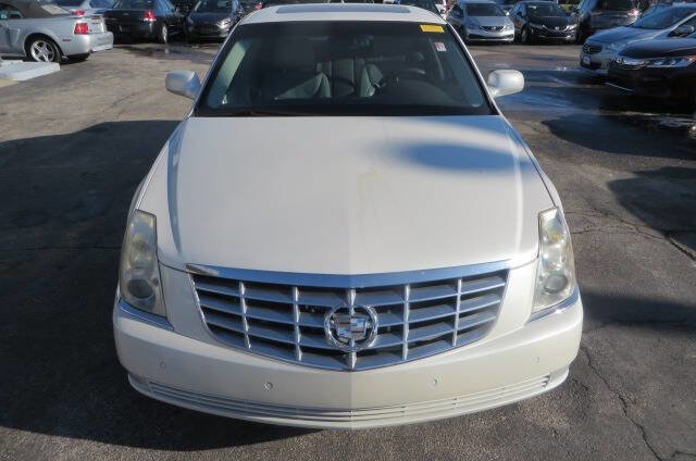 Used 2010 Cadillac DTS Luxury image 33